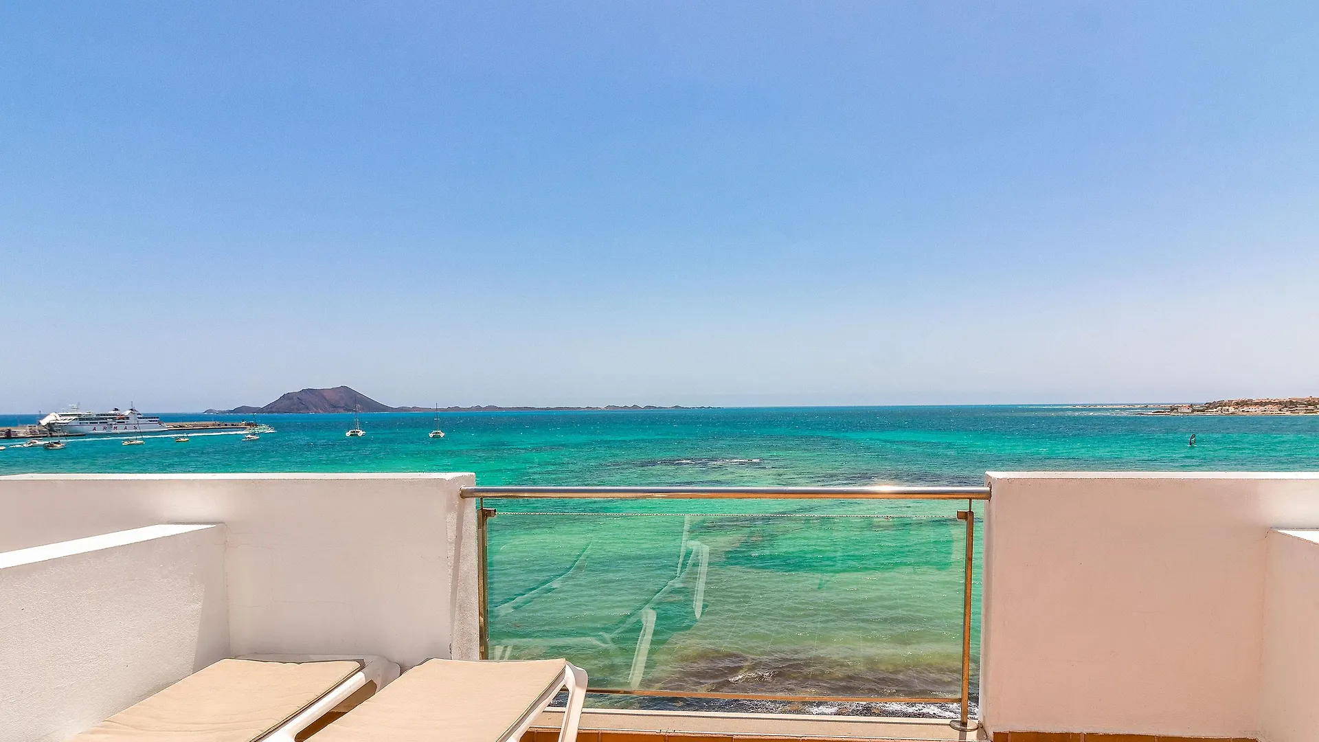 Hotel Livvo Corralejo Beach 4*,