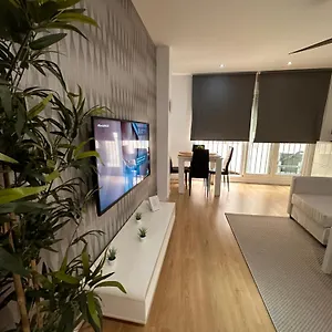 https://apartamento-carreteria-63.es-andalucia.com