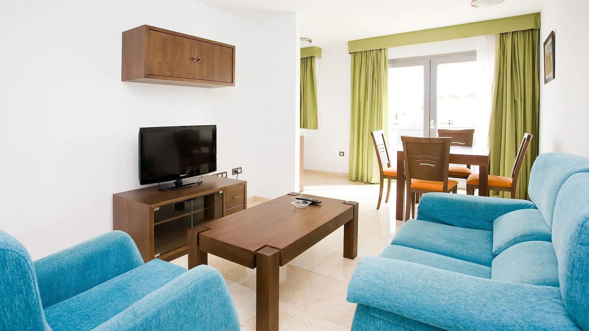 Hotel Livvo Corralejo Beach 4*,