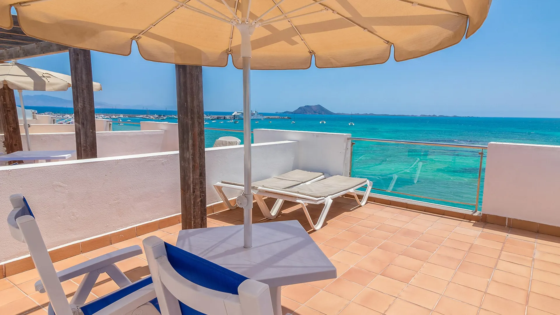 Hotel Livvo Corralejo Beach 4*,